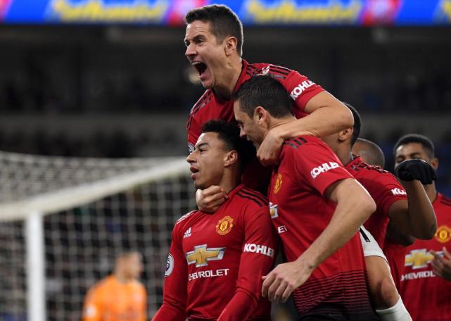  曼联新帅首秀失利，切尔西终结三连败  